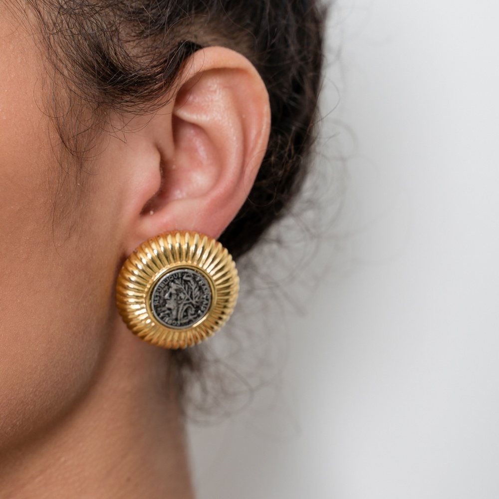 Chic Vintage Earrings!